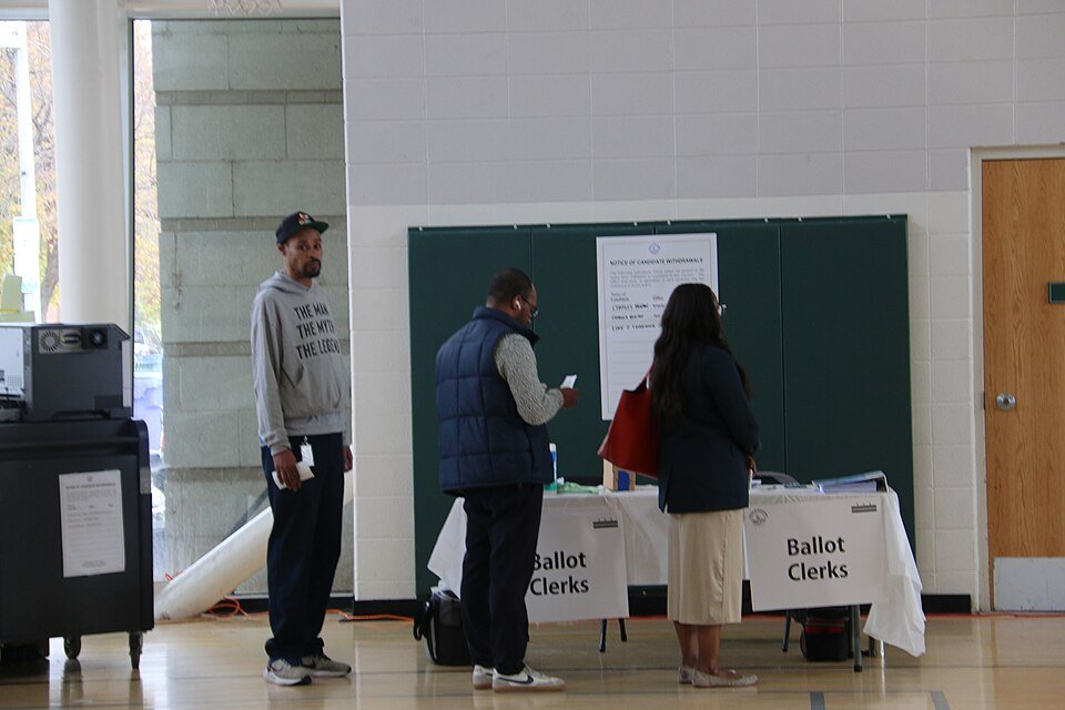 Russians vote in final day of parliamentary elections