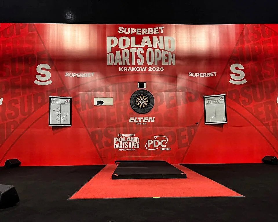 Clayton defeats Humphries to win Swiss Darts Trophy