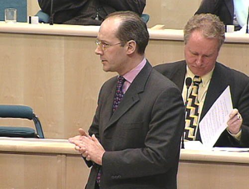 Swinney suggests Scots will not travel further for health care under reforms