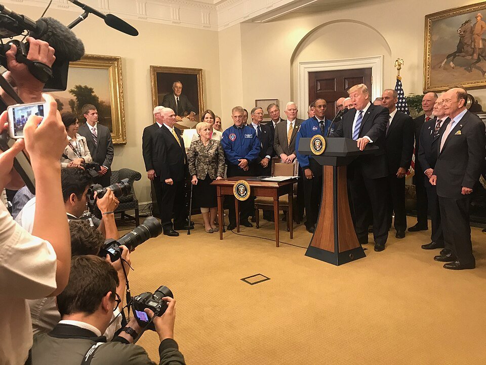 Trump signs executive order to rename Lake Ontario as Lake America