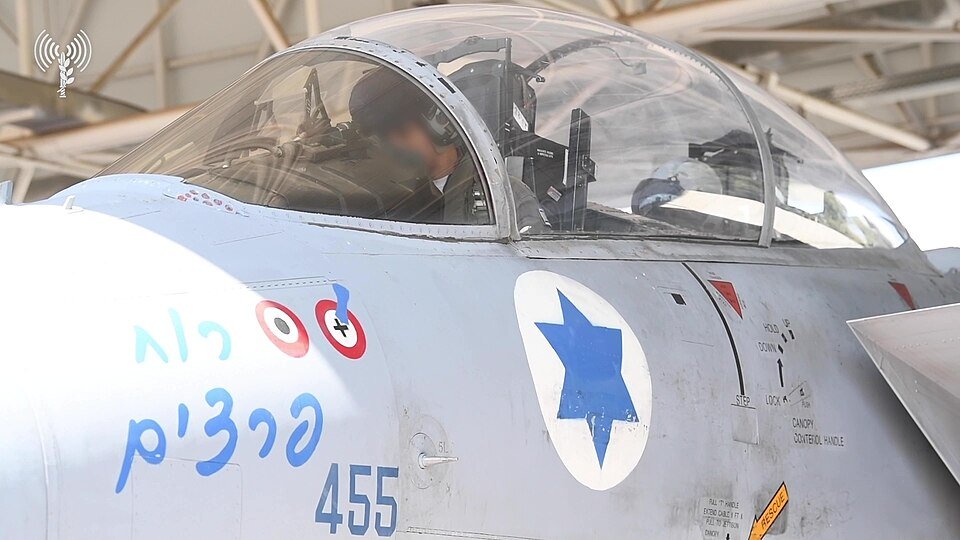 Israeli air attack kills at least 10 people in southern Lebanon