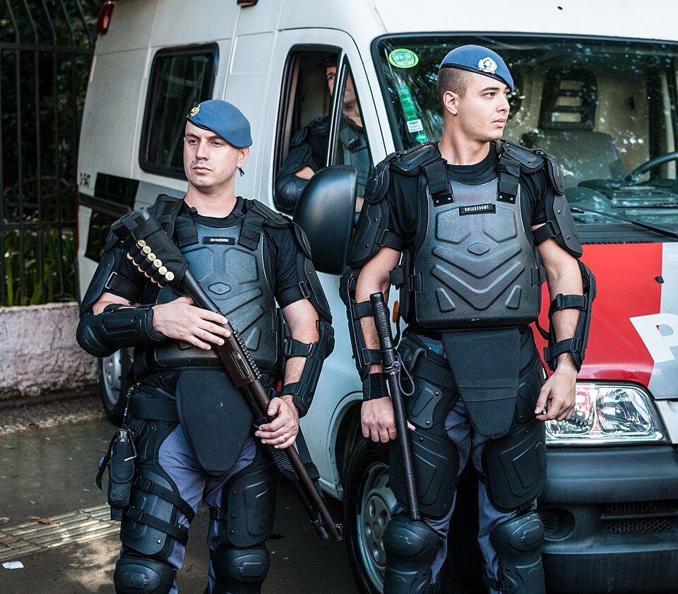 British men released on bail after suspected terror plot