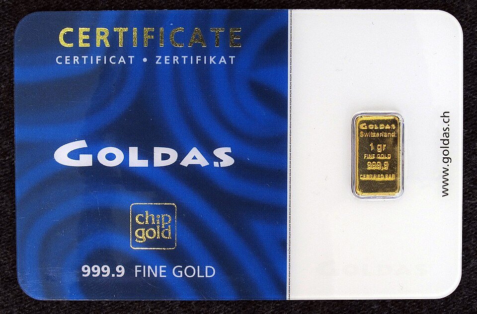 Gold Hits Record High as Investors Seek Safe Havens