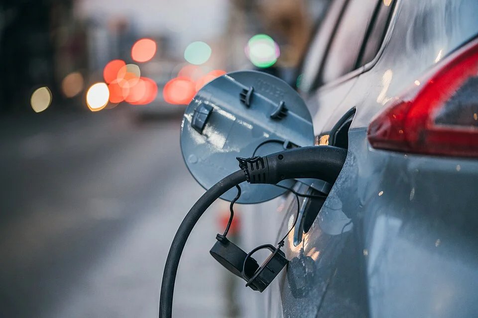 Huawei doubles down on smartphones as EV sales slow