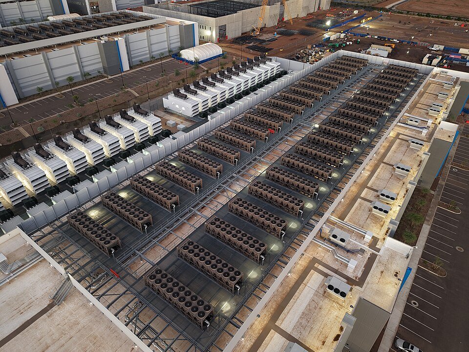 Will a switch to light speed cut power use at data centres?