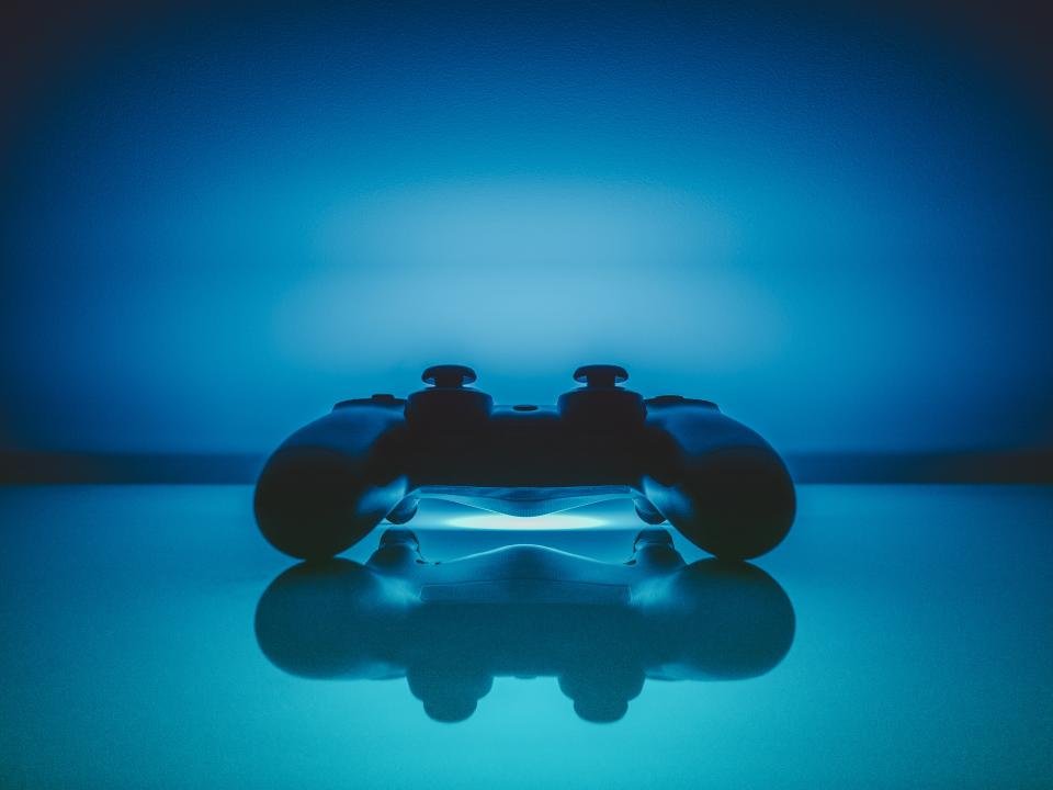 How to get £2,000 to play computer games at university