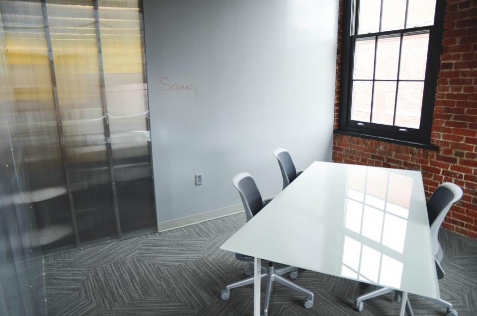 The CFO paradox: Balancing global hiring confidence vs restraint